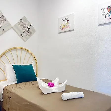 ☆The Peaceful Valencia Homestay☆ W/ Terrace⌘Parking⌘Bbq Esterno foto