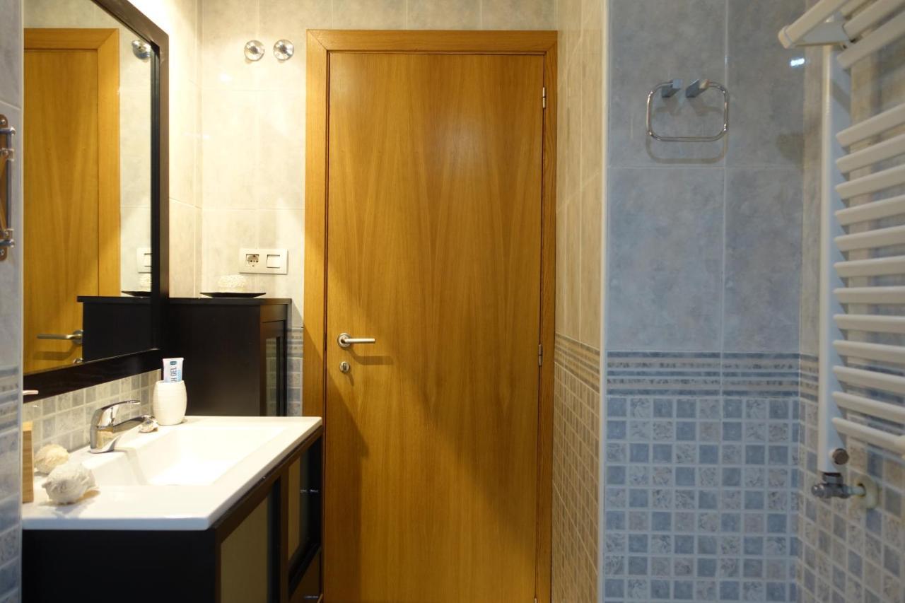 ☆the Peaceful Homestay☆ W/ Terrace⌘parking⌘bbq Allotjament en família València
